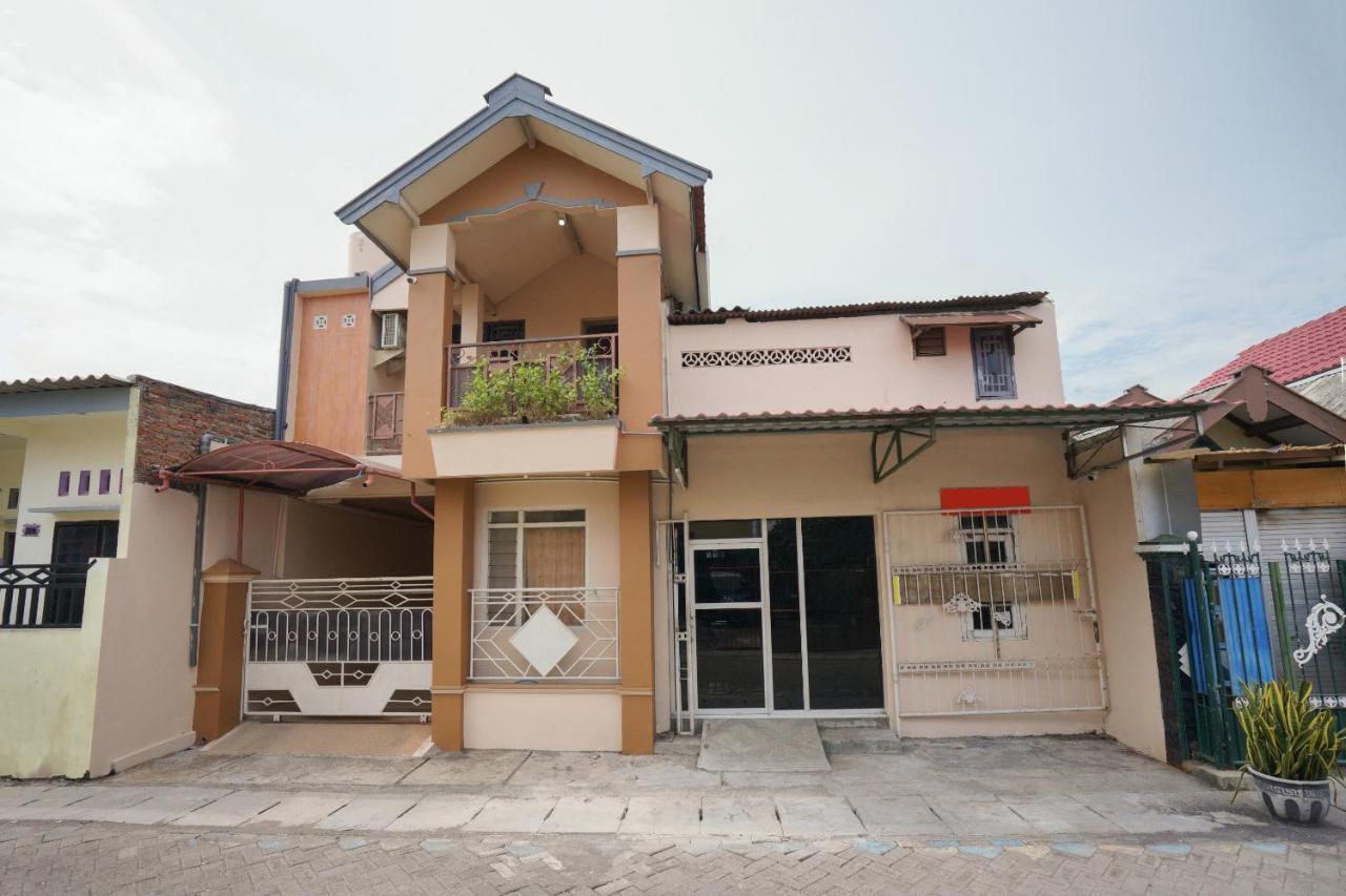 Oyo 2656 Az Zahra Residence Syariah Surabaya Ngoại thất bức ảnh