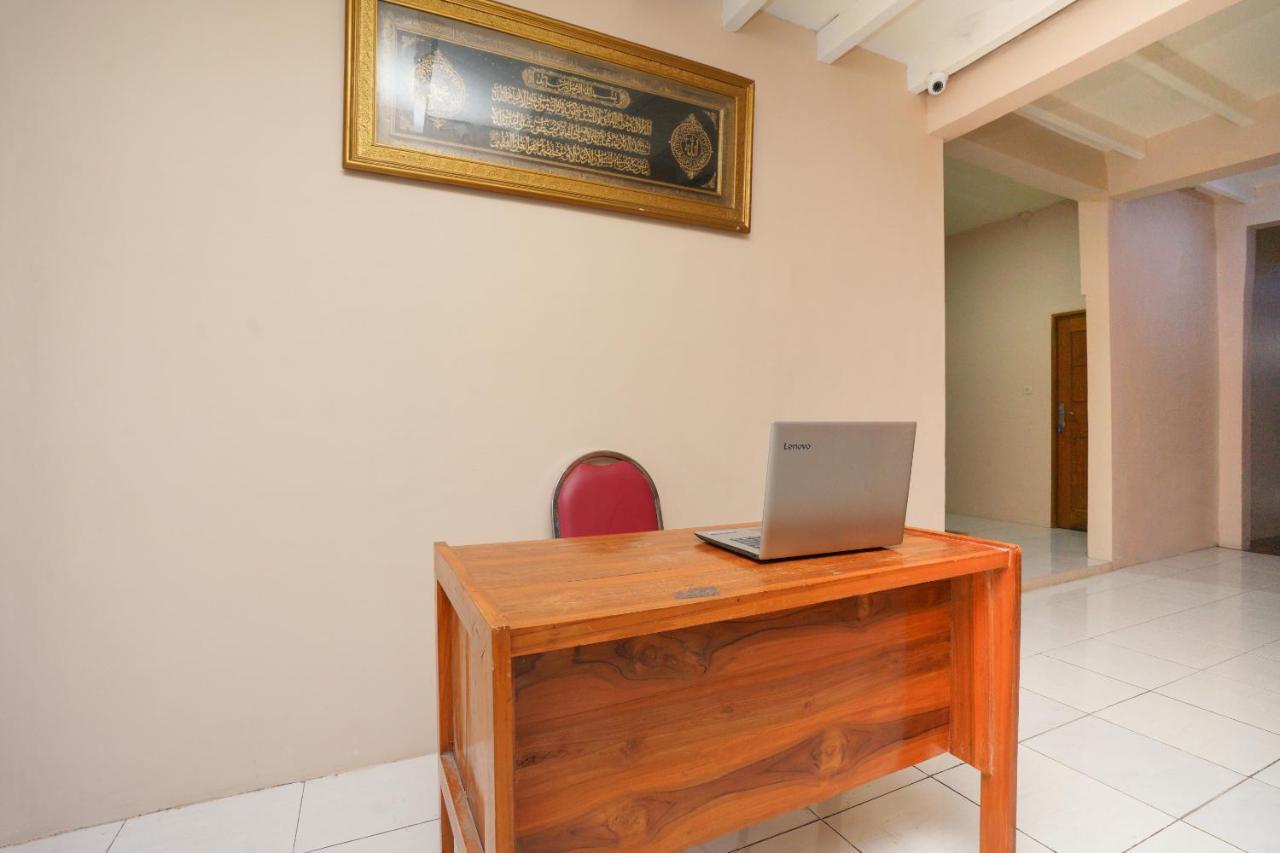 Oyo 2656 Az Zahra Residence Syariah Surabaya Ngoại thất bức ảnh