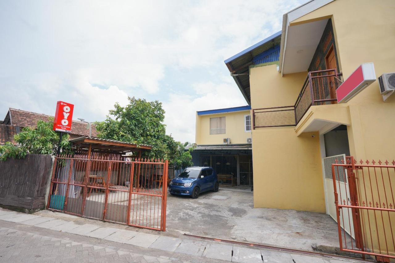 Oyo 2656 Az Zahra Residence Syariah Surabaya Ngoại thất bức ảnh