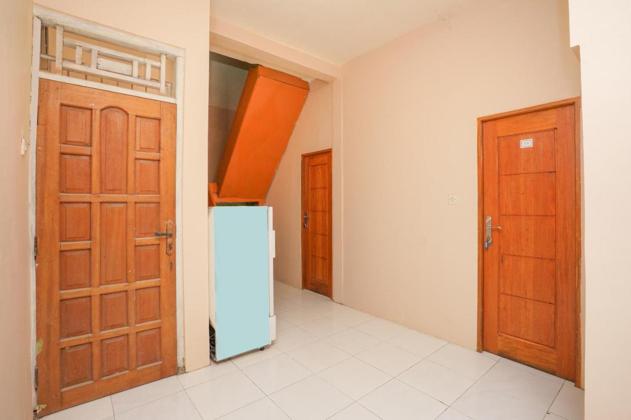 Oyo 2656 Az Zahra Residence Syariah Surabaya Ngoại thất bức ảnh