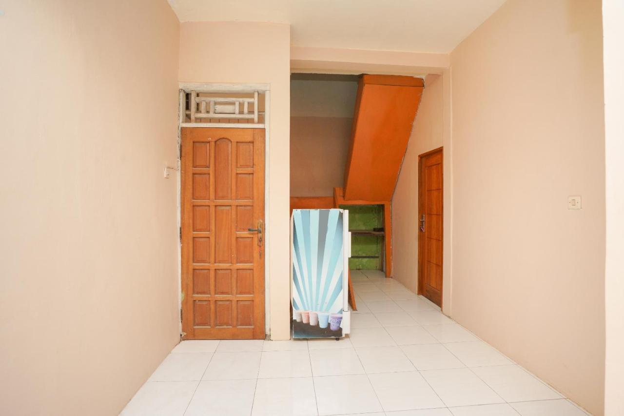 Oyo 2656 Az Zahra Residence Syariah Surabaya Ngoại thất bức ảnh