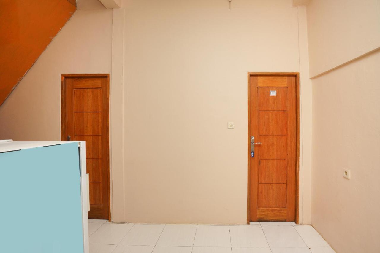 Oyo 2656 Az Zahra Residence Syariah Surabaya Ngoại thất bức ảnh